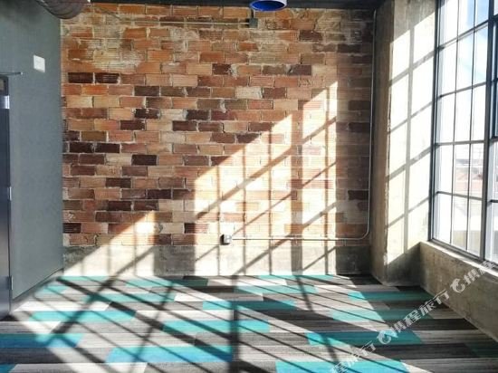 Фото Embassy Suites by Hilton Rockford Riverfront