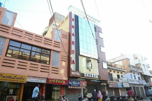 Oyo 18651 Hotel Sharda