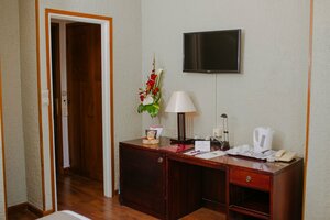 Hotel Colbert (Antananarivo), hotel