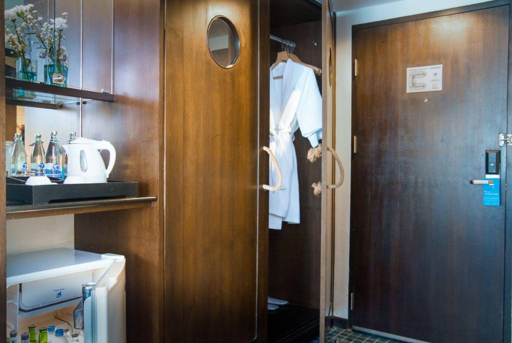 Фото A-One New Wing Hotel