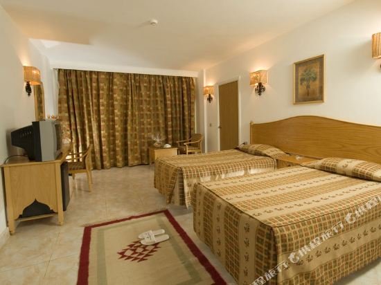 Фото Flamenco Beach and Resort