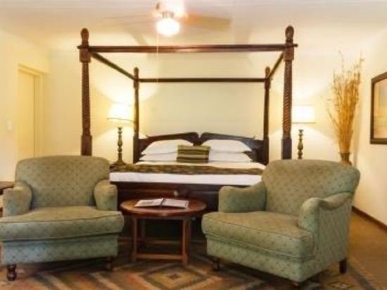 Фото Shangri-La Country Hotel