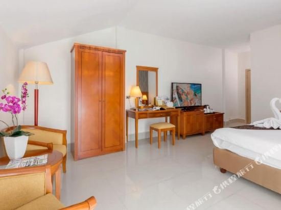 Фото The Golden Ville Boutique Hotel