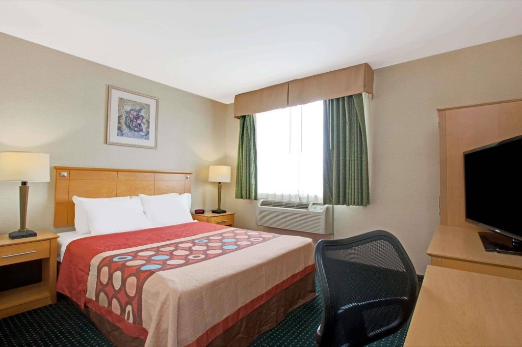 Фото Knights Inn Jamaica