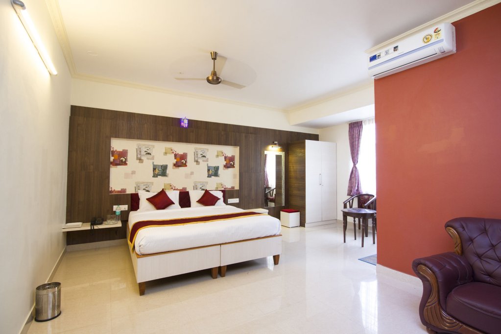 Фото Oyo 437 Hotel Vastav Comforts Inn