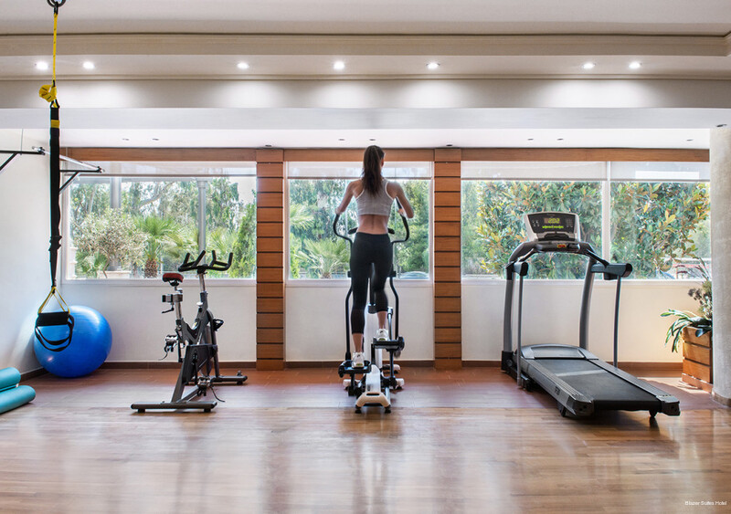 Фото Blazer Suites Hotel