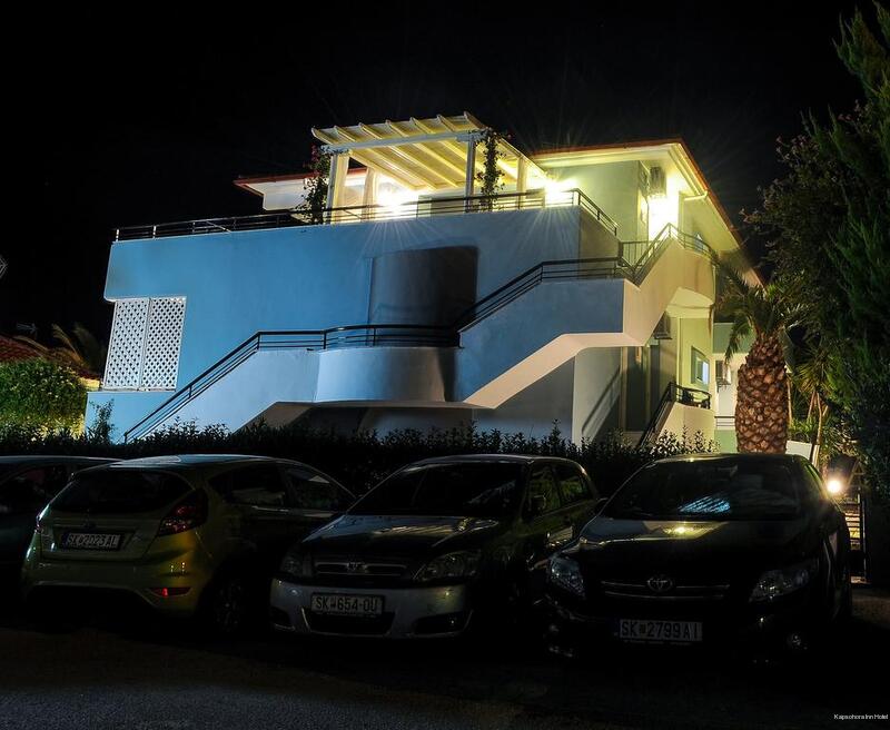 Фото отеля 2