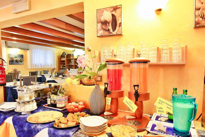 Фото Hotel La Perla