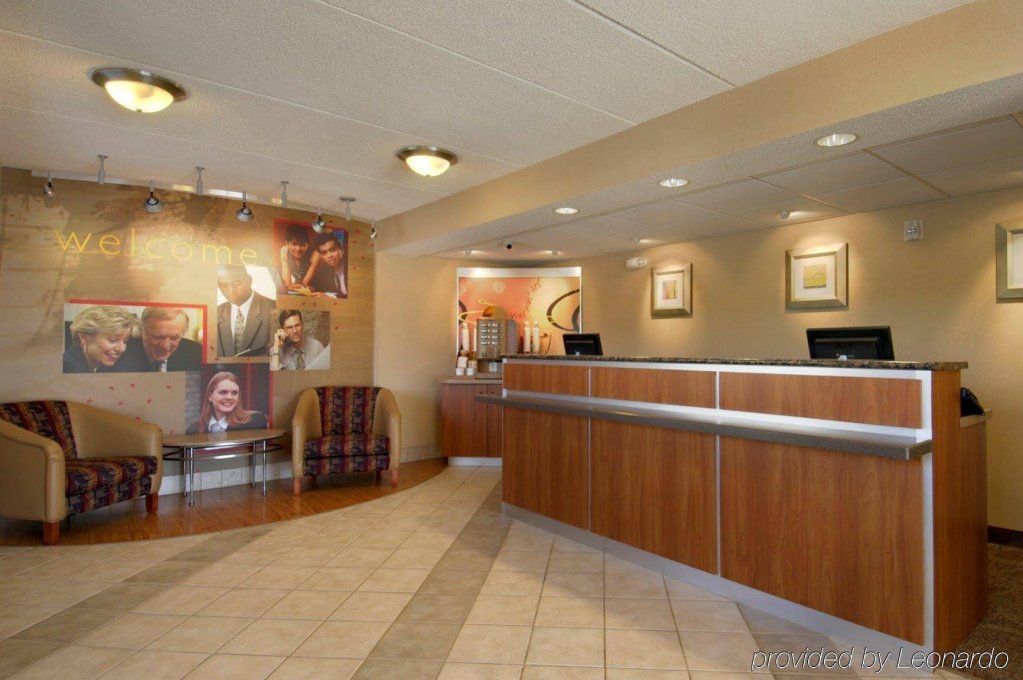 Фото Red Roof Inn Columbia East - Ft Jackson