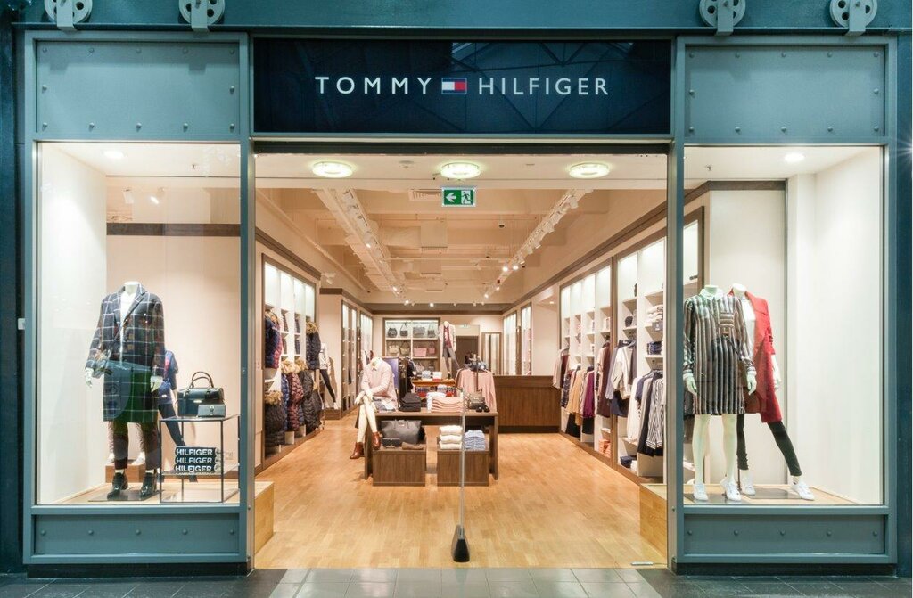 Clothing store Tommy Hilfiger, Swindon, photo
