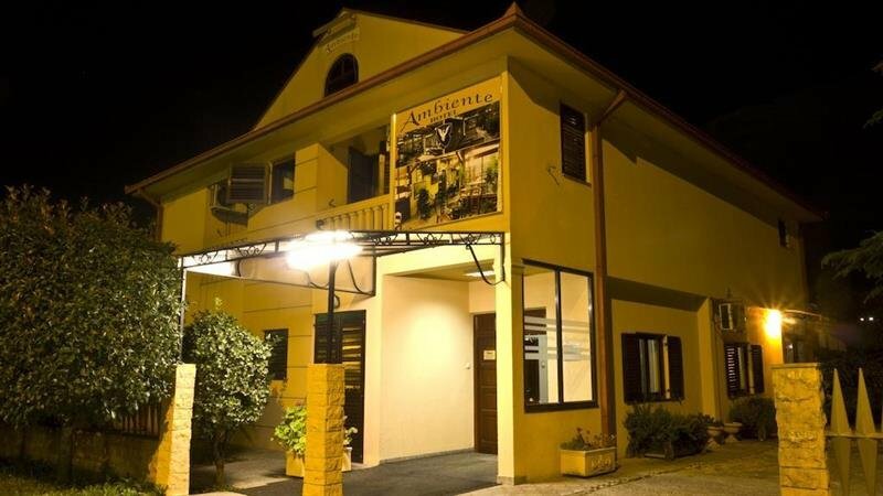 Гостиница Hotel Ambiente в Подгорице