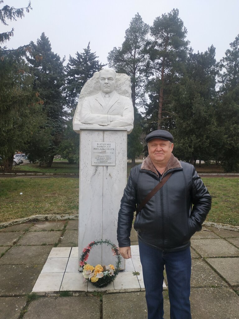 Monument, memorial The bust of First Sovkhoz Director N.M. Batokhin, Krasnodar Krai, photo