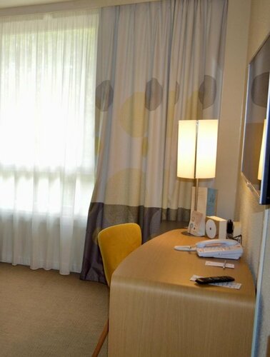 Гостиница Novotel Aix-en-Provence Pont de L'Arc в Экс-ан-Провансе