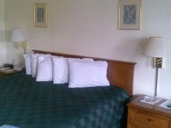 Фото Days Inn by Wyndham Daytona Beach Speedway