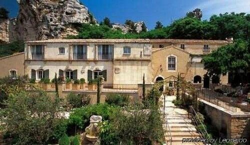 Гостиница Baumanière Les Baux de Provence в Сен-Реми-де-Провансе