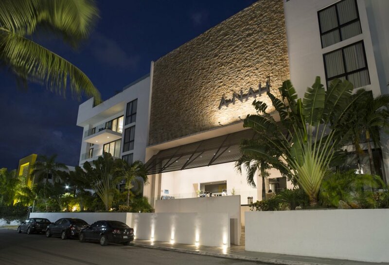 Гостиница Anah Suites Dowtown Luxury Condo в Плая-дель-Кармен