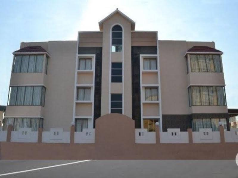 Фото отеля 2