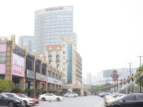 Фото Yijiaren Hotel