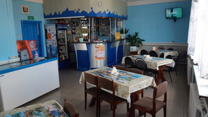 Кафе Три сестры (Bryansk Region, Klimovskiy rayon, Novoyurkovichskoye selskoye poseleniye), cafetería