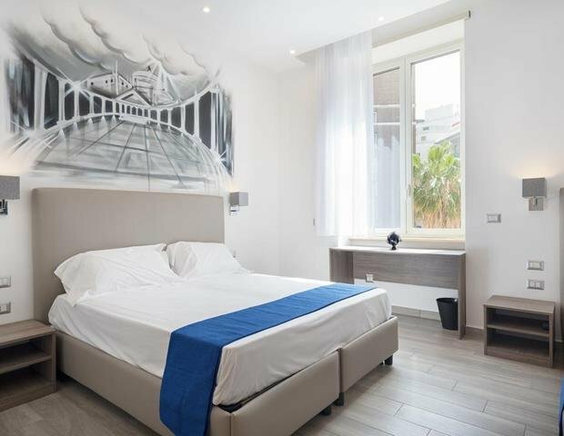 Hotel Toledo 3, Naples, photo