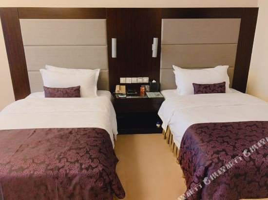 Фото Yimei Plaza Hotel