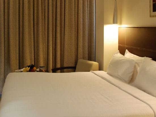 Фото Oriental Residency Hotel