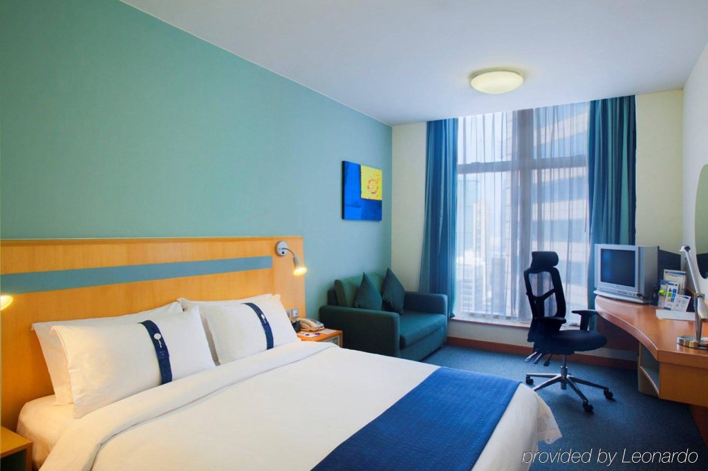 Фото Holiday Inn Express Hong Kong Causeway Bay an Ihg Hotel