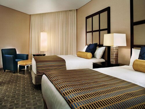 Внешний вид отеля DoubleTree by Hilton Montreal в Монреале, фото 3