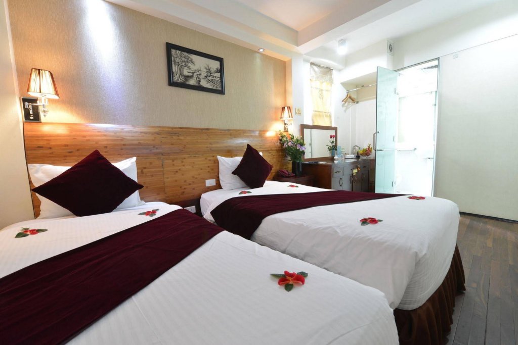 Фото B & B Hanoi Hotel & Travel