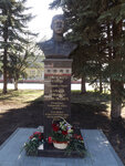Бюст Героя Советского Союза Н.С. Павлова (Udmurtian Republic, Zavyalovo Village), monumento, memorial
