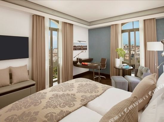 Фото Royal Savoy Hotel & SPA Lausanne