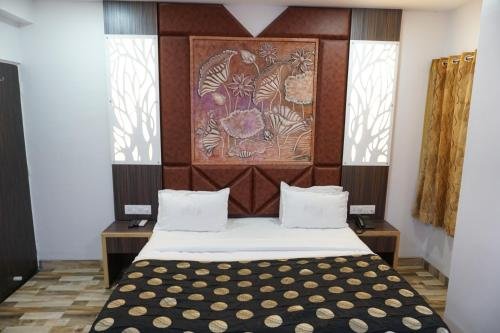 Фото Hotel J P International