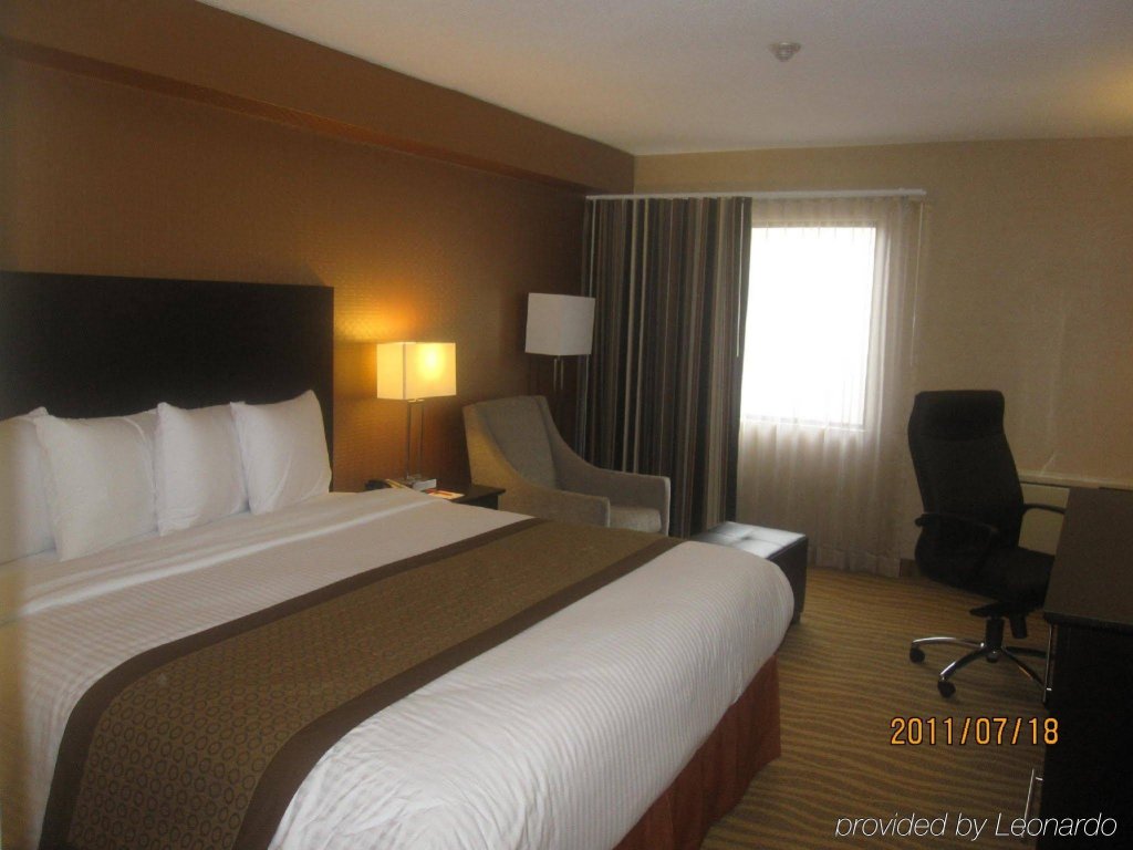 Фото Park Inn by Radisson Toronto - Markham