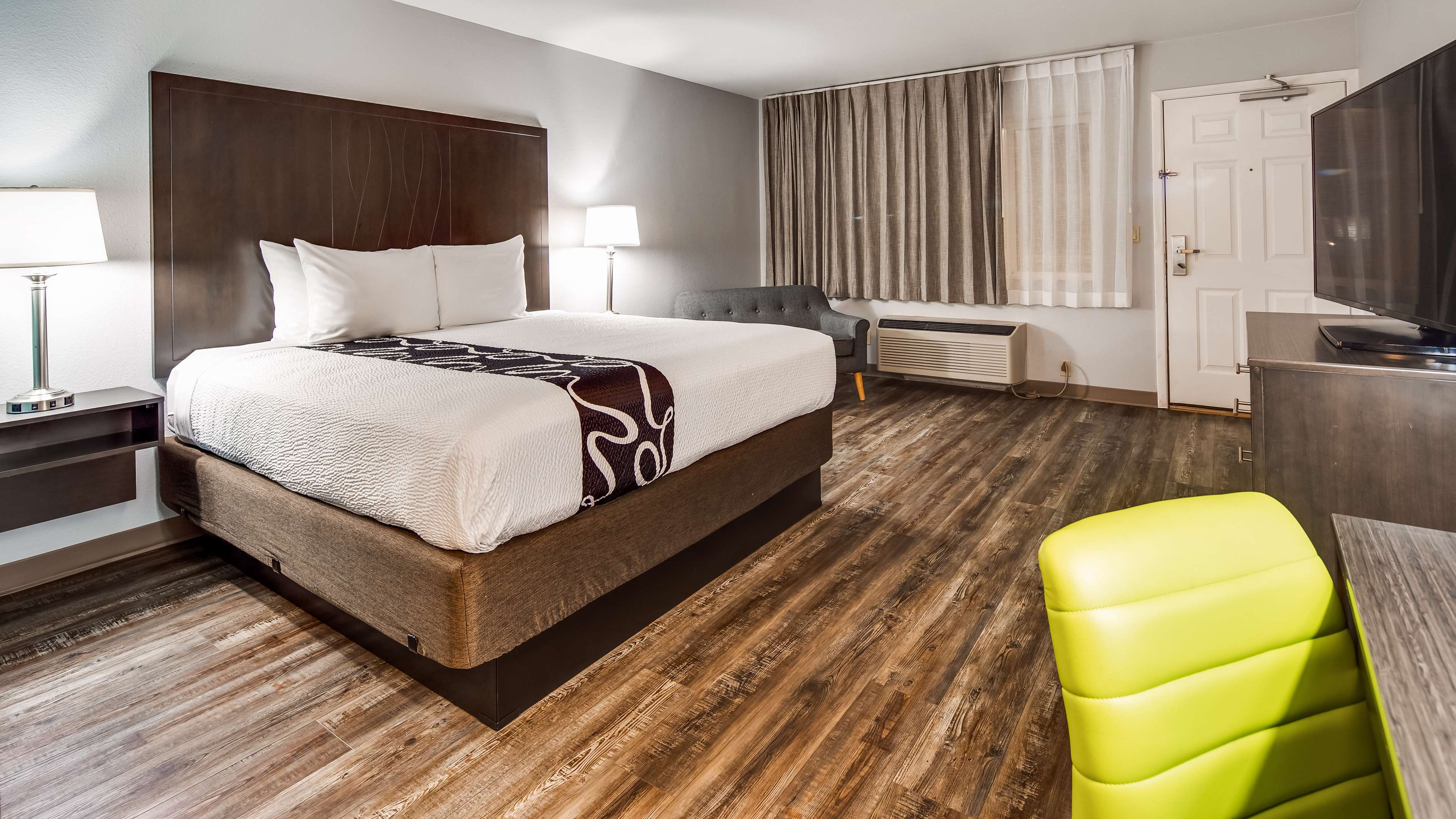 Фото Riverfront Hotel, SureStay Collection by Best Western