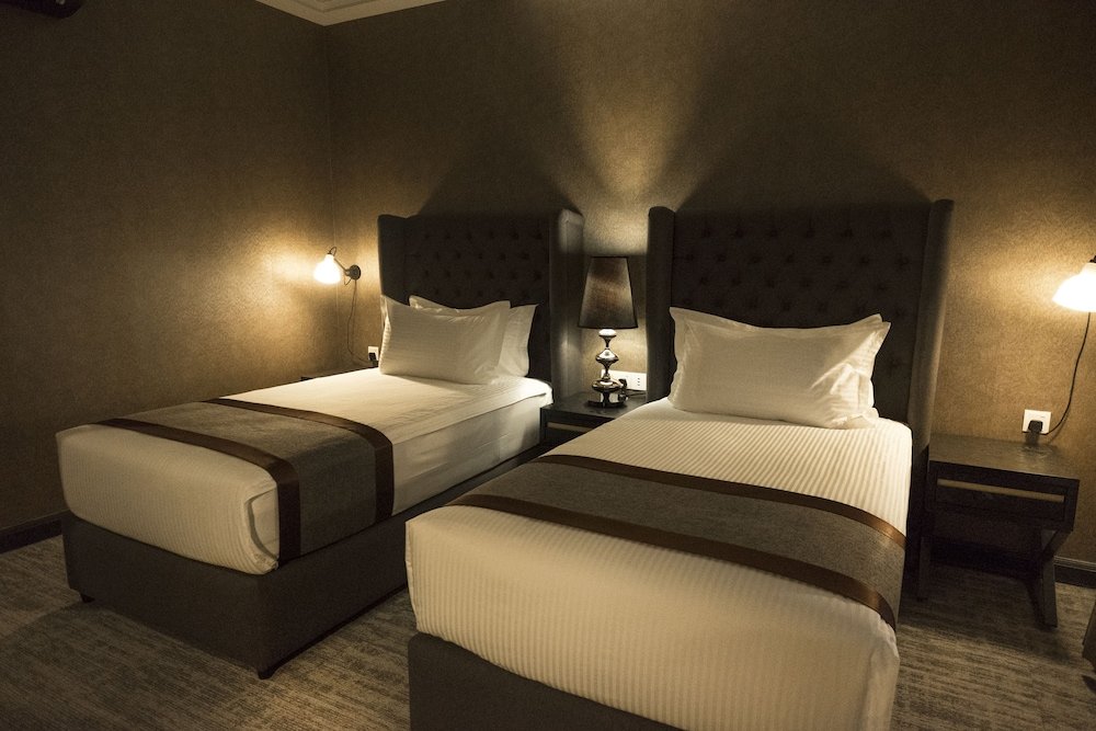 Фото 1969 Business Suites