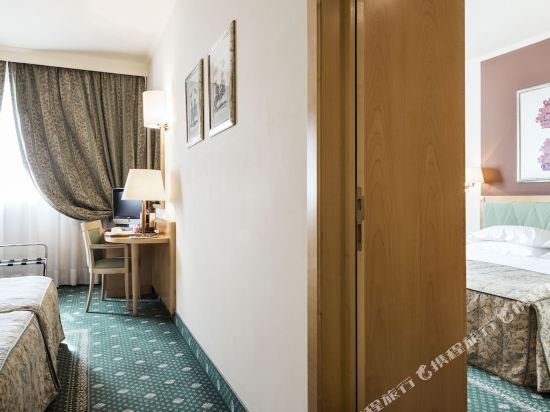 Фото City Life Hotel Poliziano, by R Collection Hotels