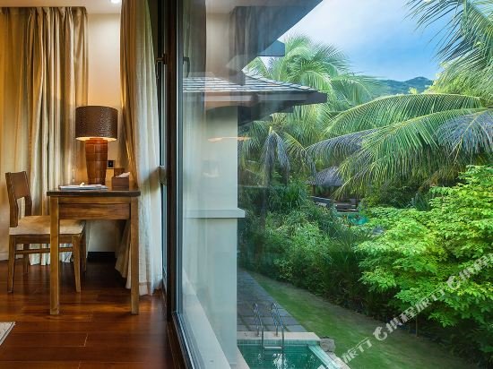 Фото Yalong Bay Villas and SPA