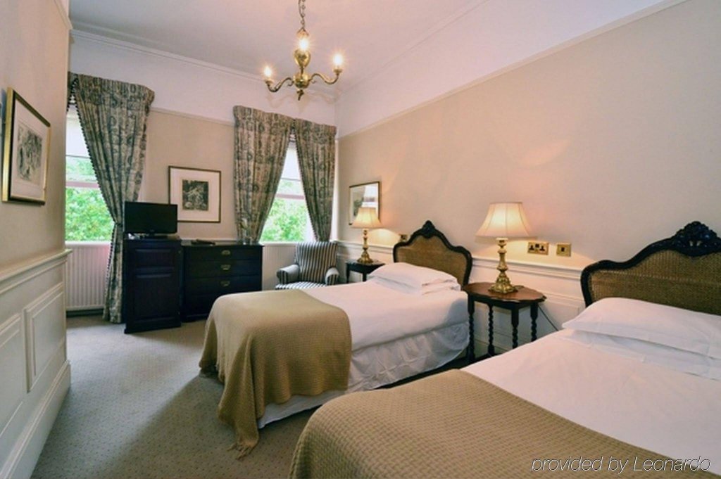 Фото Commodore Hotel