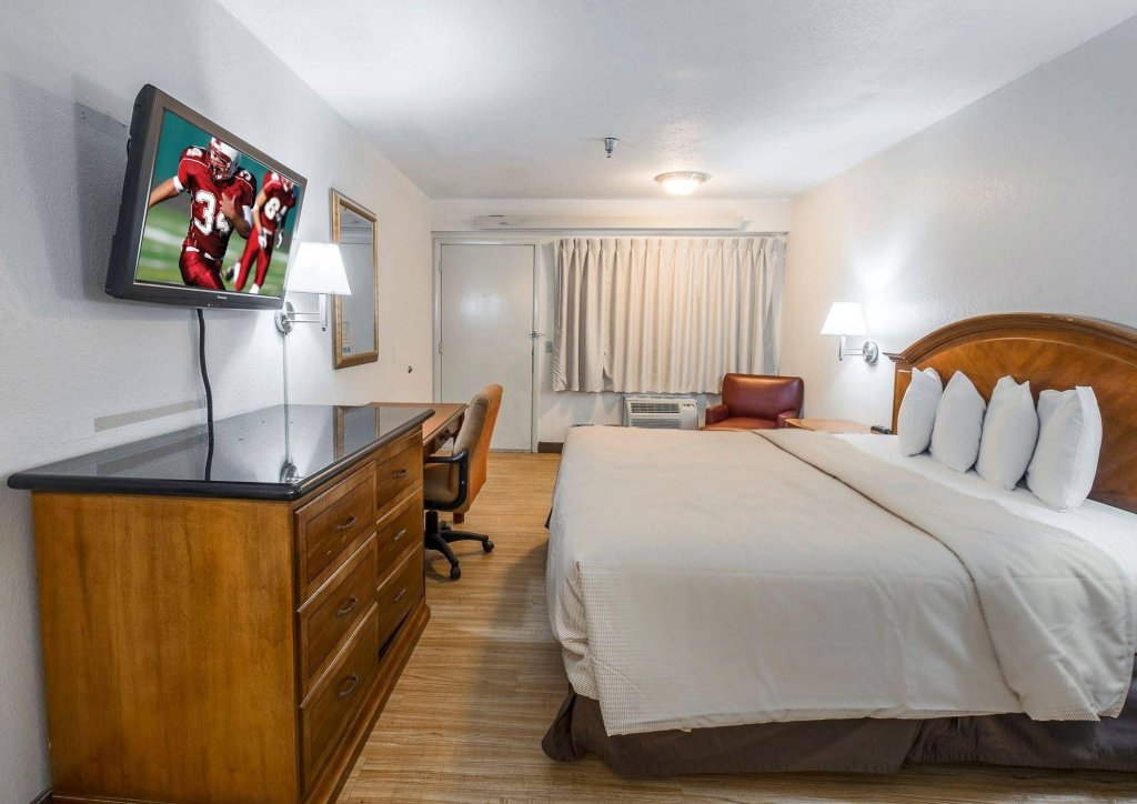 Фото Rodeway Inn Tampa near Busch Gardens - Usf