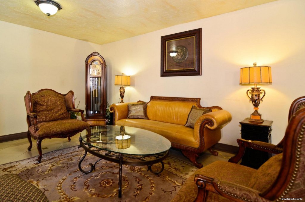 Фото Holiday Inn Express & Suites Shreveport - Downtown, an Ihg Hotel