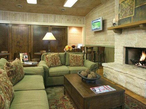 Гостиница Travelodge Inn &Suites by Wyndham San Antonio Arpt в Сан-Антонио