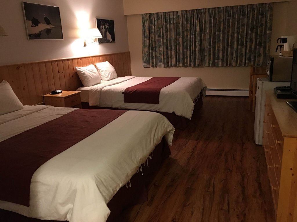 Фото Canadas Best Value Inn River View Hotel