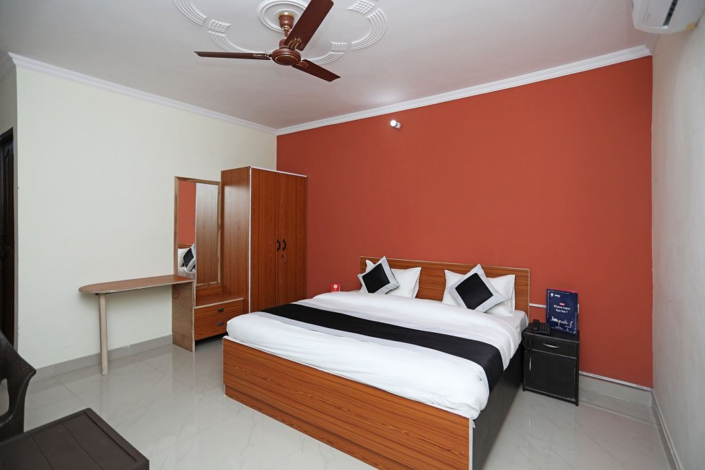 Фото Oyo 10877 Hotel R K Residency