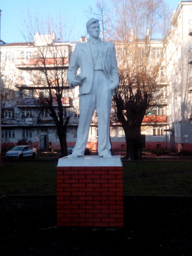 Памятник, мемориал В.В. Маяковский, Орехово‑Зуево, фото