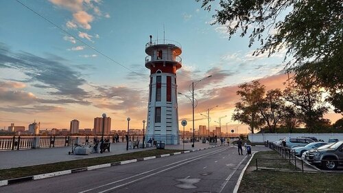 Ол өзін қарапайым түрде берді