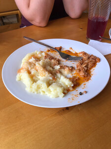 Пикник (Leningrad Region, Volkhovskiy rayon, Khvalovskoye selskoye poseleniye), cafe