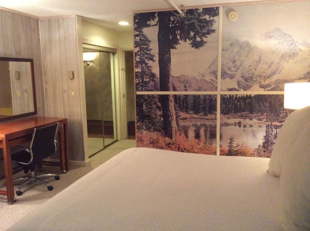 Фото Evergreen Valley Inn