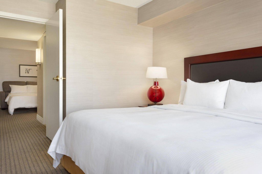 Фото Hilton Vancouver Airport