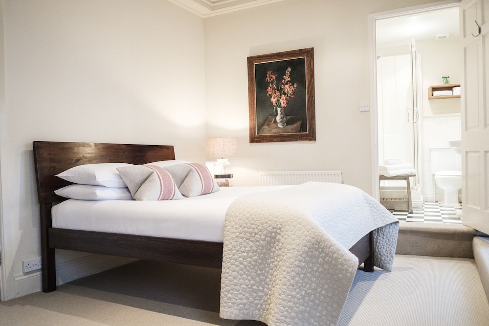 Фото Marlborough Arms Hotel