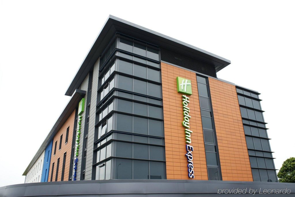 Фото Holiday Inn Express Dunstable, an Ihg Hotel